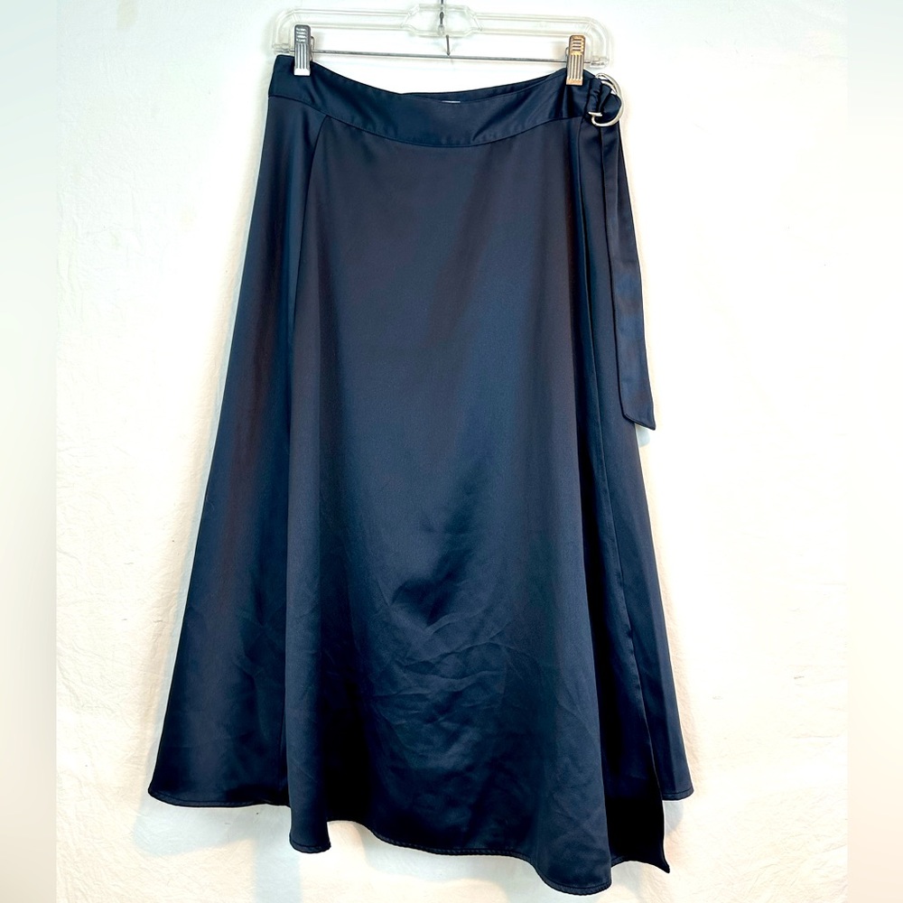 H&M Silky Midi Skirt with Buckle